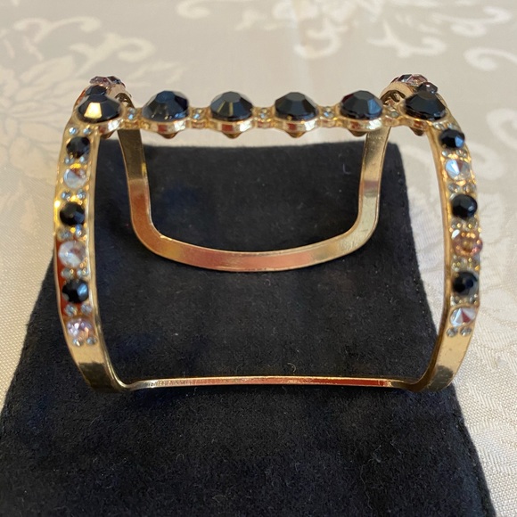 Drop Earrings & Cuff Bracelet Set - Picture 5 of 11